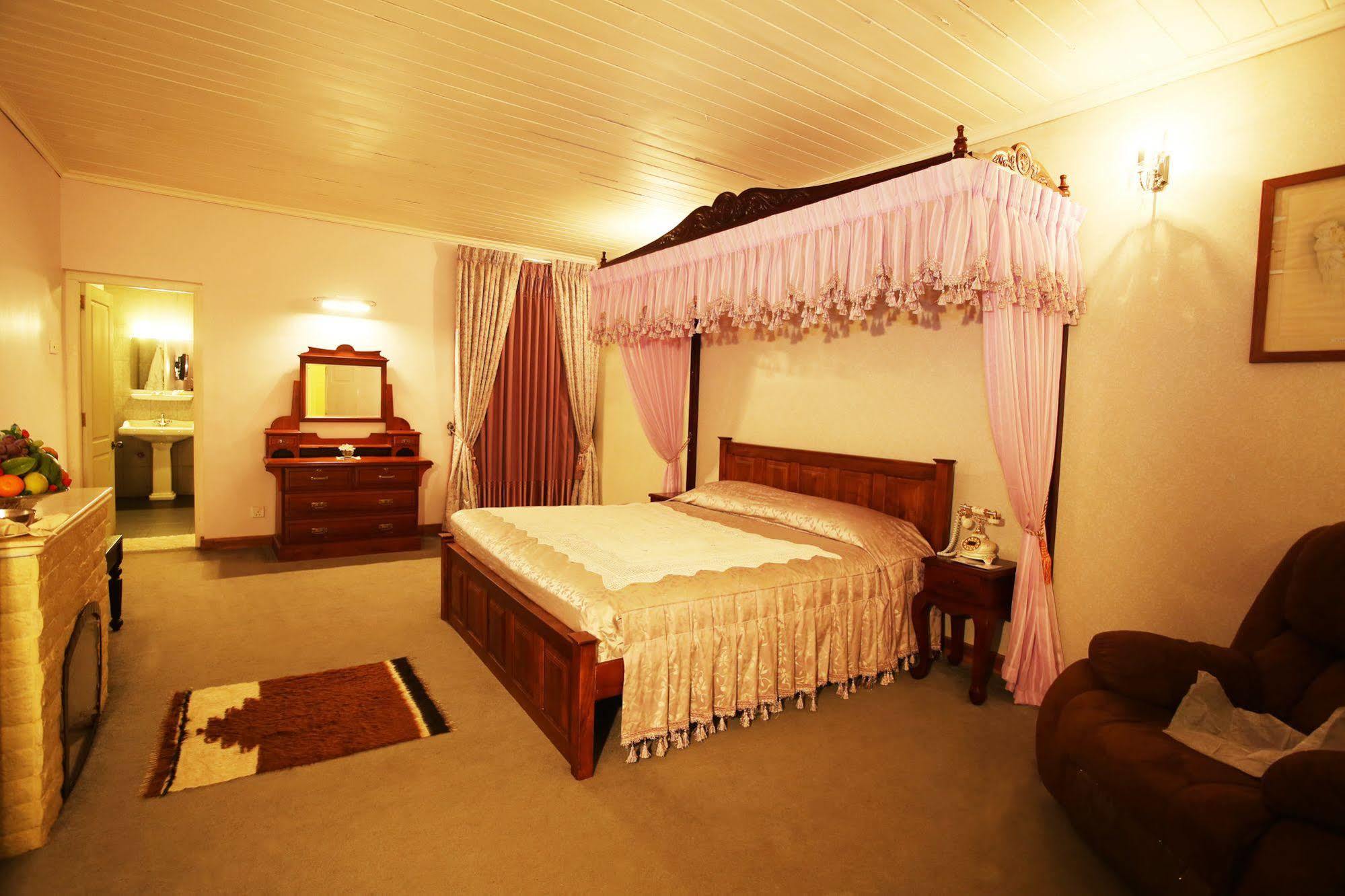 The Firs Villa นูวาราเอลิยา ภายนอก รูปภาพ